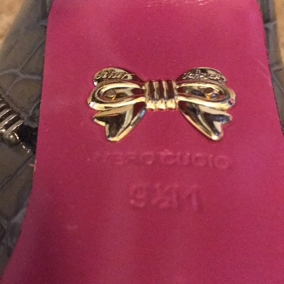 Betsey Johnson Heels. - Picture 6 of 6